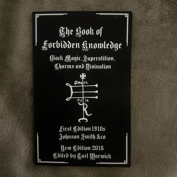 Book Bundle - Picture 6 of 7